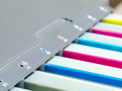 大手アパレル会社様「インクジェットプリンター活用による店頭販促物改善」